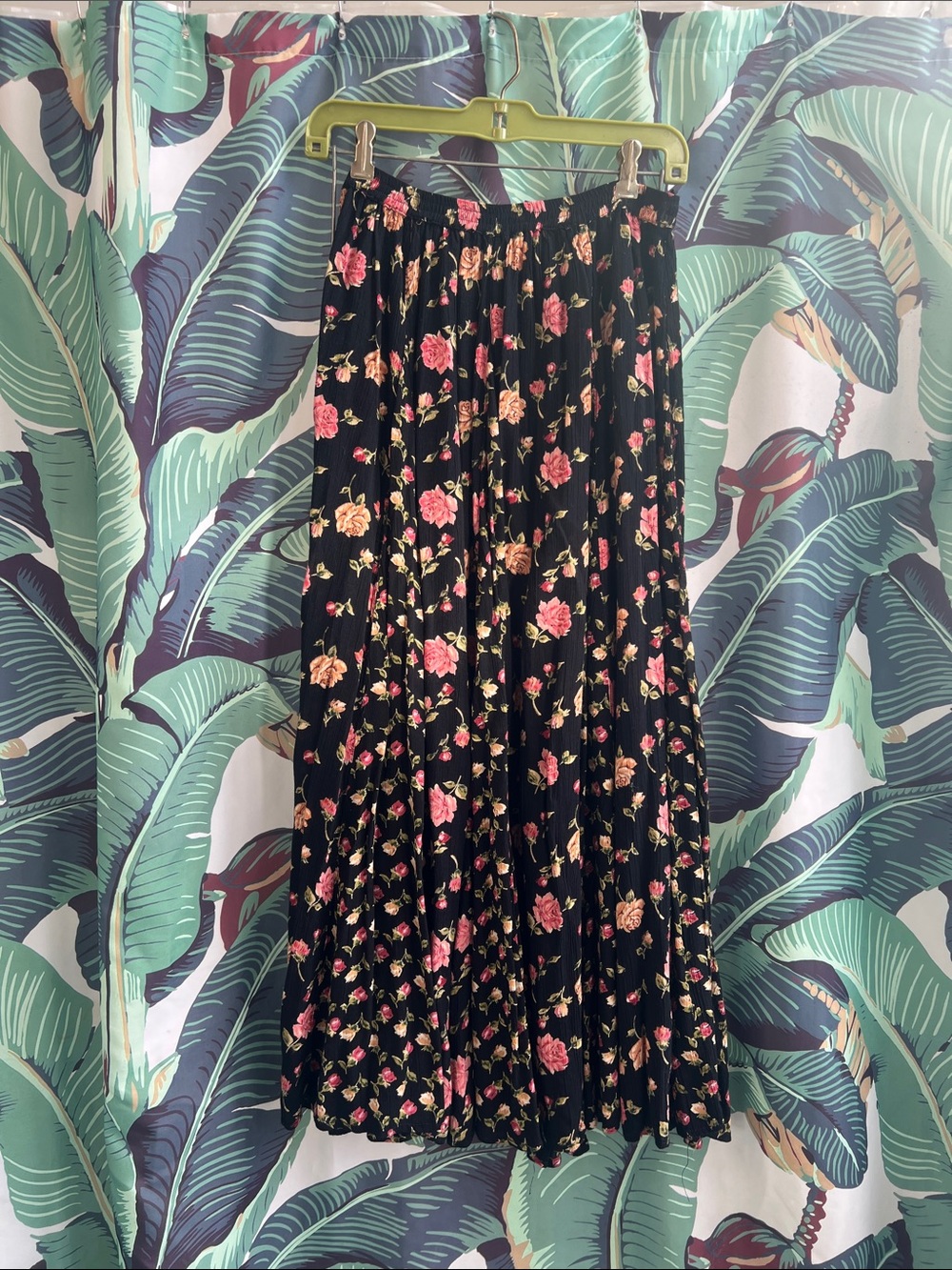 Vintage 90s crepey floral hippie skirt stretchy waist m-L